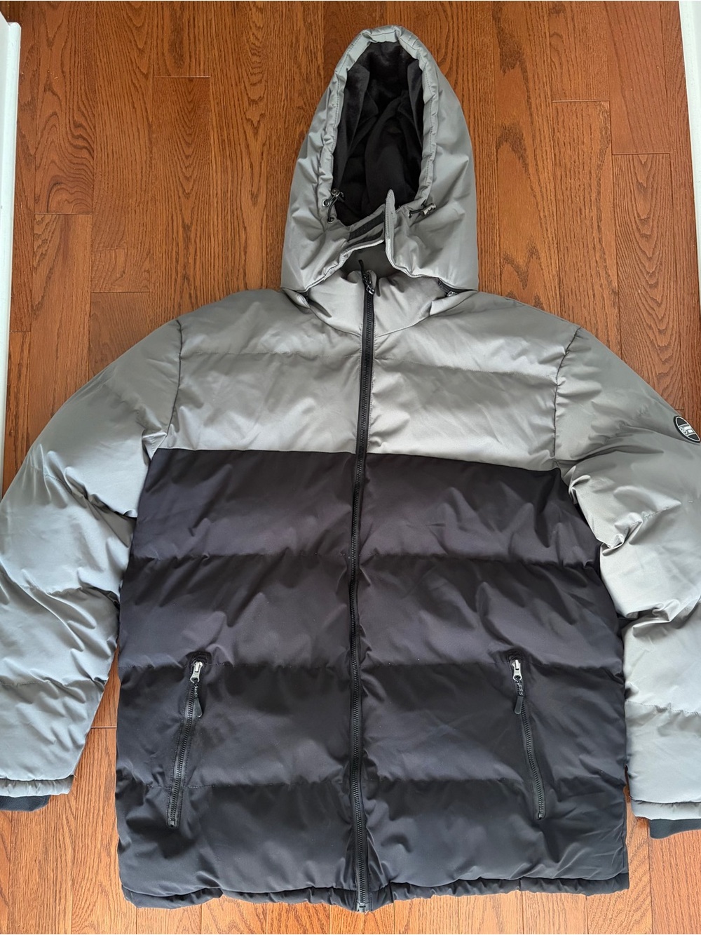 Men's Two-Tone Hooded Puffer Jacket - Gray & Black